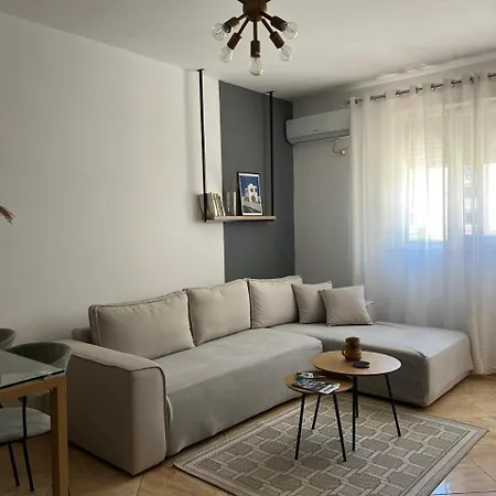 Marina's Apartment-between The And The 아파트 *